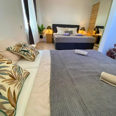 Aurelis Apartments Porec Exterior photo