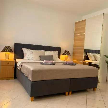 Aurelis Apartments Porec Room photo