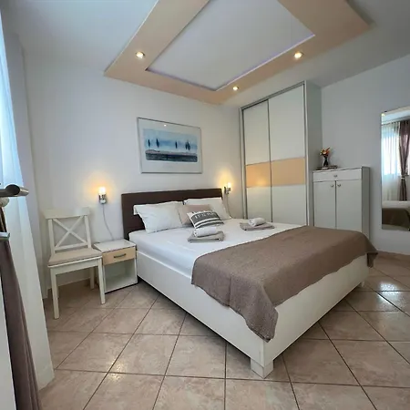 Aurelis Apartments Porec Room photo
