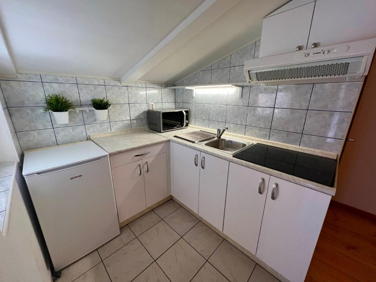 Aurelis Apartment *
