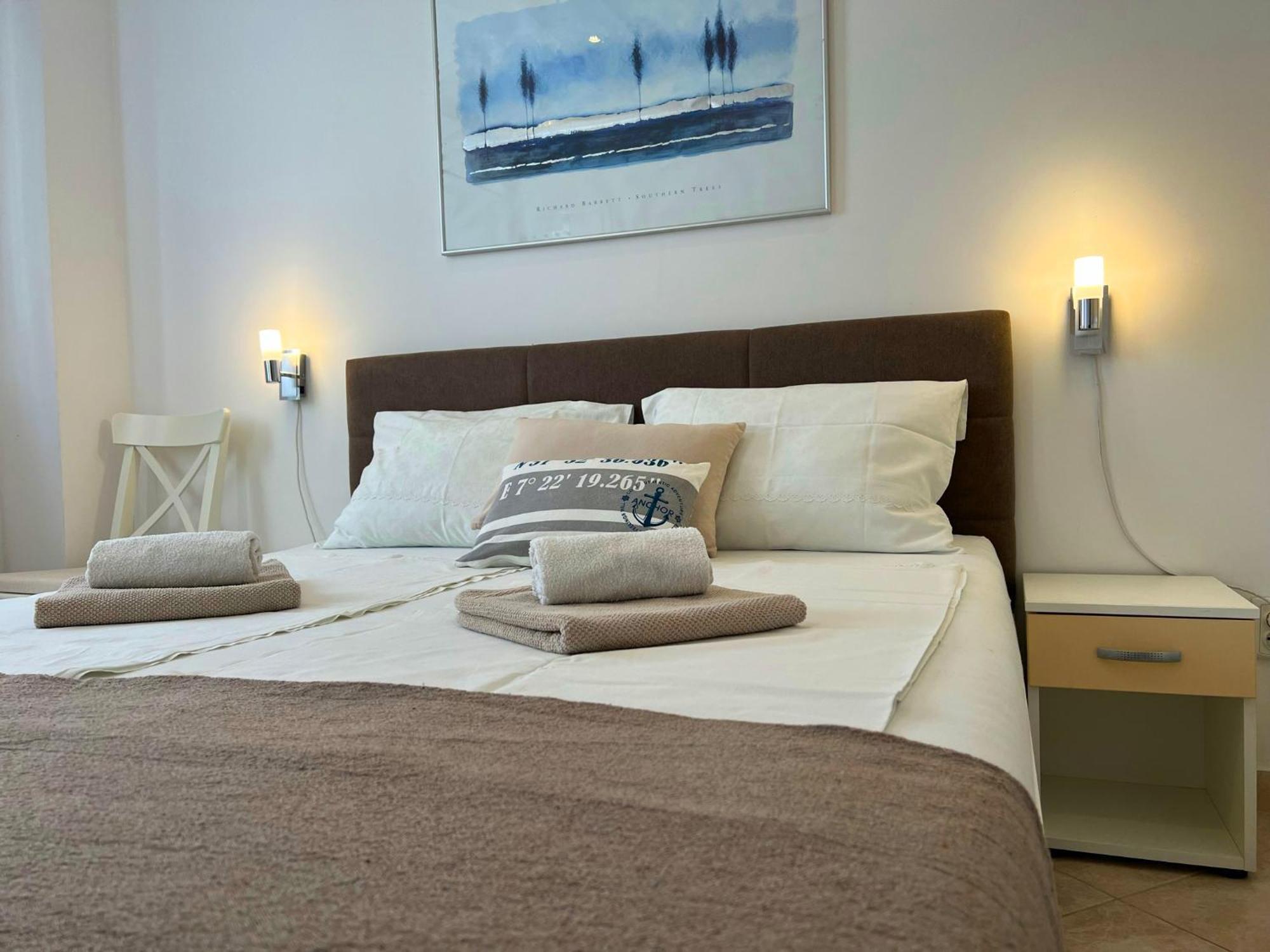 Aurelis Apartment *